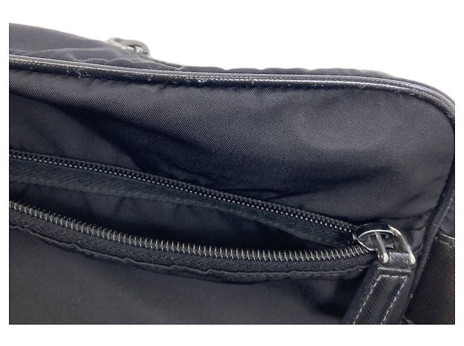 Prada Schultertasche aus schwarzem Nylon - Ansicht 13