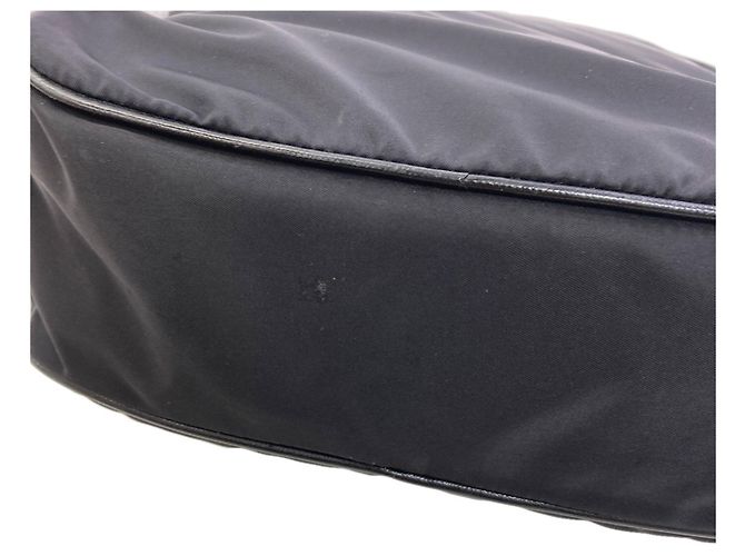 Prada Schultertasche aus schwarzem Nylon - Ansicht 14