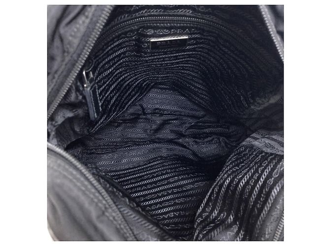 Prada Schultertasche aus schwarzem Nylon - Ansicht 5