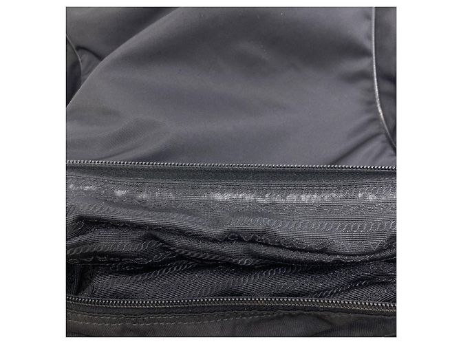 Prada Schultertasche aus schwarzem Nylon - Ansicht 9