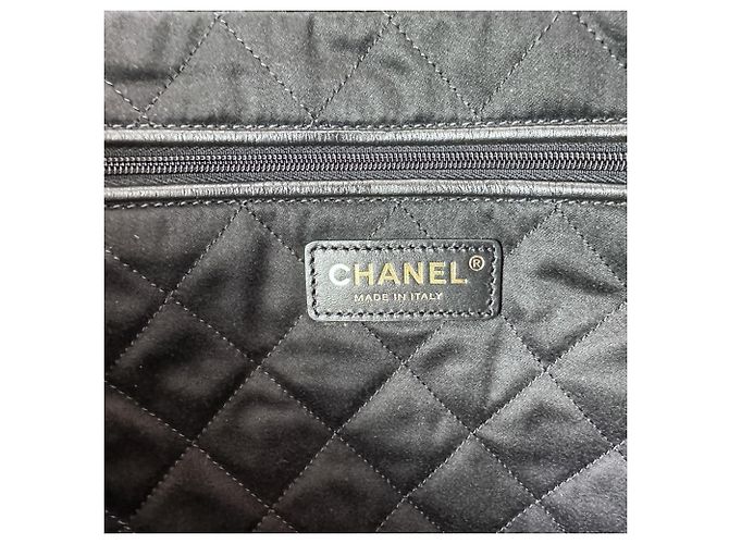 Bolsa de Ombro Chanel Small Matelassé com Corrente Preto - vista 12