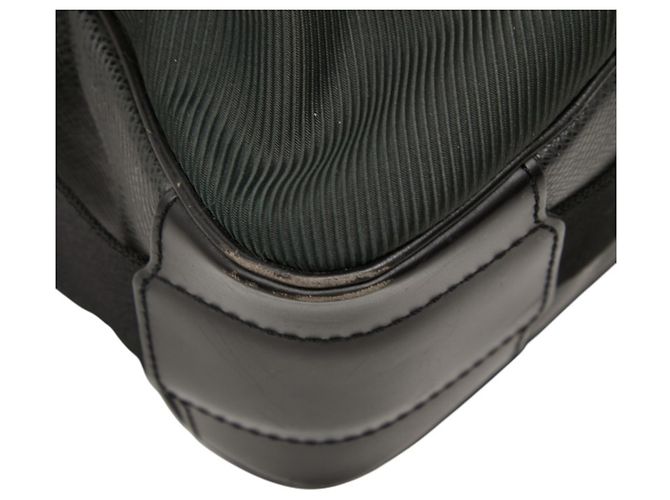 Borsa a tracolla Louis Vuitton Taiga Delsu Nero Grigio - vista 5
