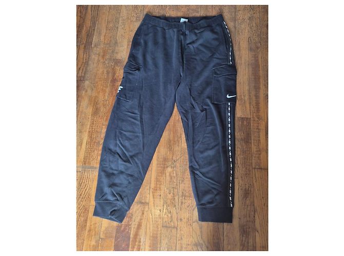 Nike Pantaloni Cargo Jogger Uomo con Strisce Logo - Nero - vista 2