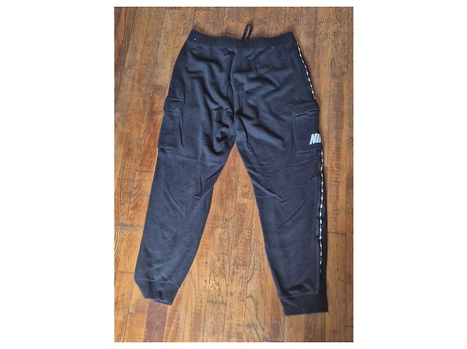 Nike Pantaloni Cargo Jogger Uomo con Strisce Logo - Nero - vista 6