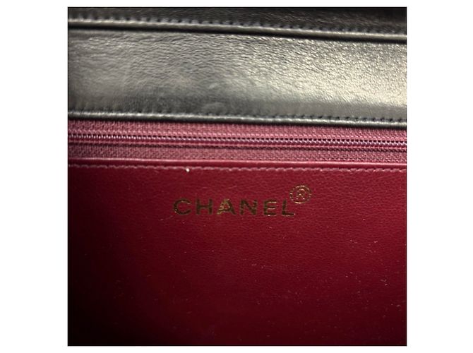 Chanel Matelassé Lambskin Shoulder Bag Black - view 9
