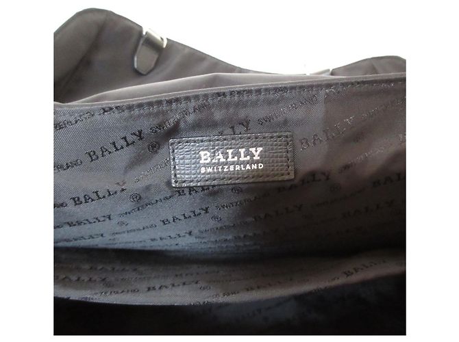Bolsa de Ombro com Aba BALLY Fabro em Nylon Marrom Preto - vista 13