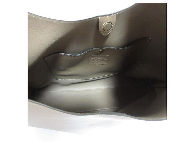Bolsa de Ombro COACH Brooklyn em Couro Grão Marrom - vista 10
