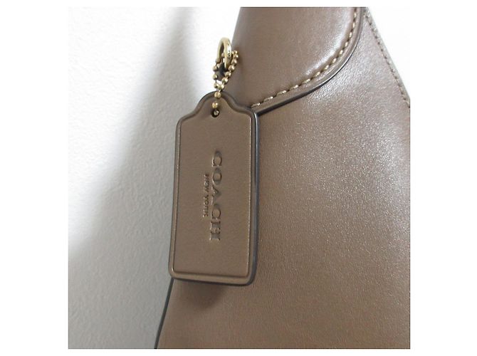 Bolsa de Ombro COACH Brooklyn em Couro Grão Marrom - vista 6