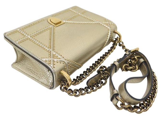 Christian Dior NUOVA BORSA A MANO DIOR DIORAMA SMALL PELLE GRANA DORATA CON TRACOLLA D'oro - vista 4