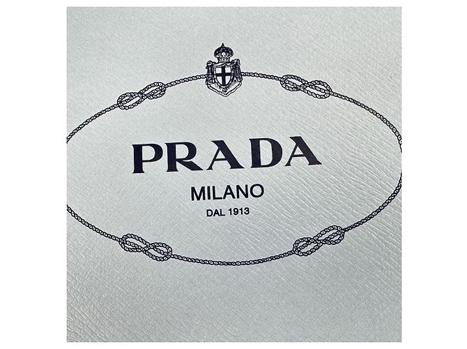 Sandali con platform Prada in pelle verniciata nera con effetto coccodrillo e cinturini incrociati Nero - vista 14