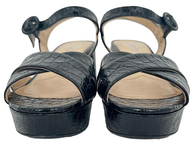Sandali con platform Prada in pelle verniciata nera con effetto coccodrillo e cinturini incrociati Nero - vista 3