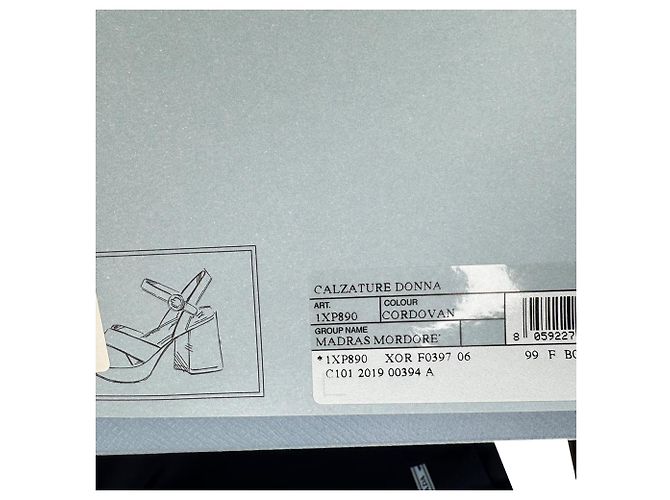 Prada Block Heels mit Überkreuz-Design aus braunem Leder - Ansicht 16