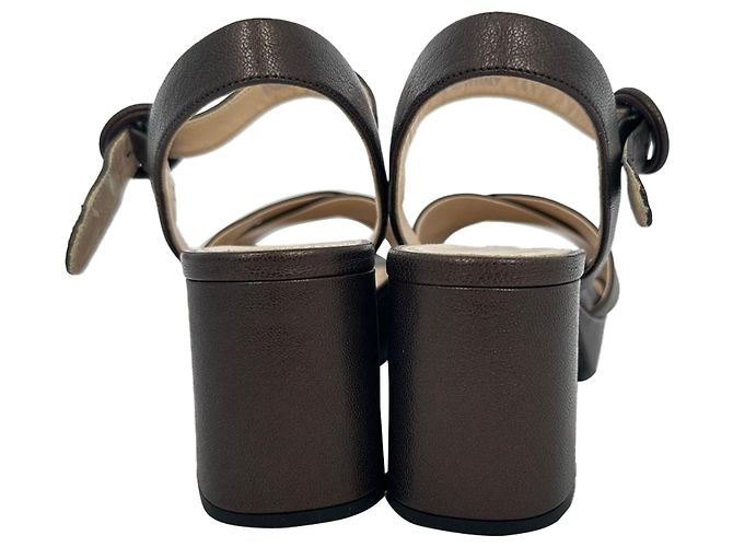 Prada Block Heels mit Überkreuz-Design aus braunem Leder - Ansicht 7