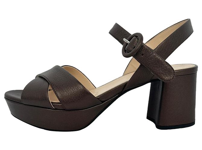 Prada Block Heels mit Überkreuz-Design aus braunem Leder - Ansicht 8