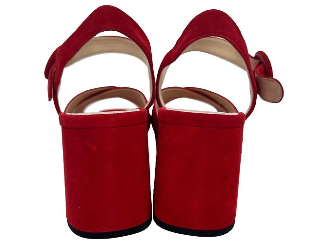 Prada Block Heels mit Überkreuz-Design aus rotem Wildleder - Ansicht 6