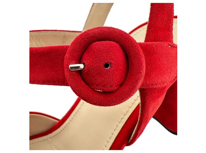 Prada Block Heels mit Überkreuz-Design aus rotem Wildleder - Ansicht 8