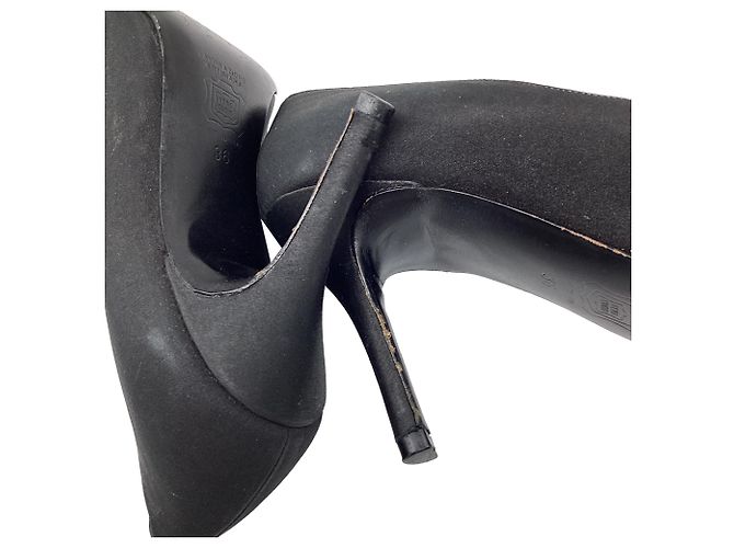 Décolleté Manolo Blahnik in pelle nera Nero - vista 6