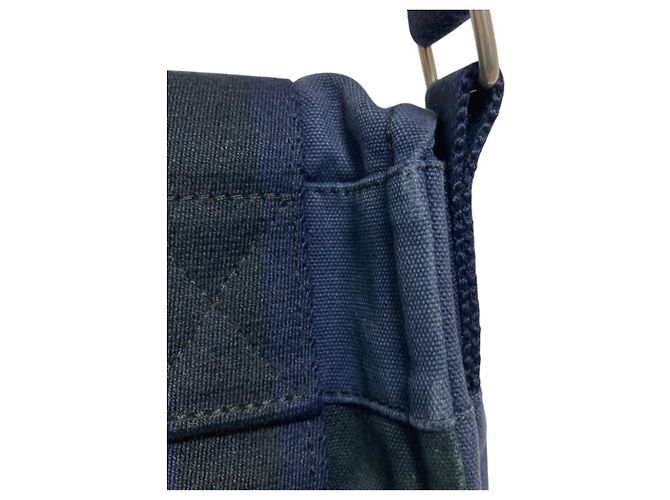Hermès Borsa a tracolla Hermes Kara Fourre-Tout Bassas PM Nero Blu navy - vista 13
