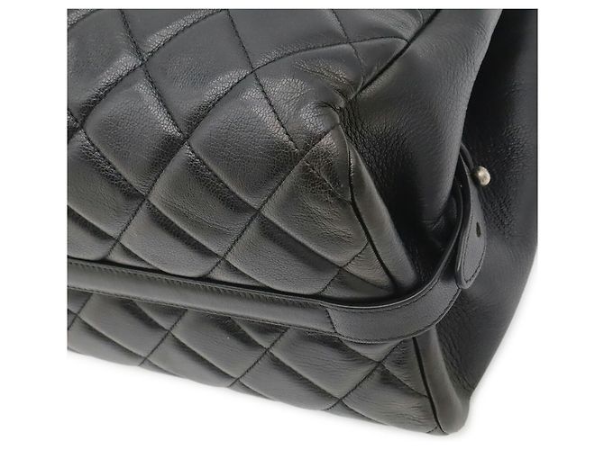 Bolso Chanel Boy Chanel Matelassé Coco Mark Chain Bag Negro - vista 4