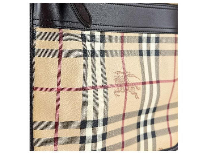 Borsa a tracolla Burberry in pelle PVC beige e marrone - vista 11