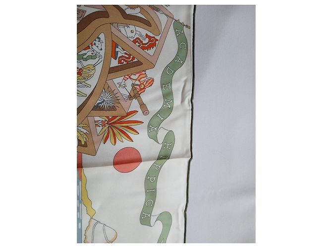 Lenço de seda Hermès 90cm Academia Hippica Multicor Bege - vista 3