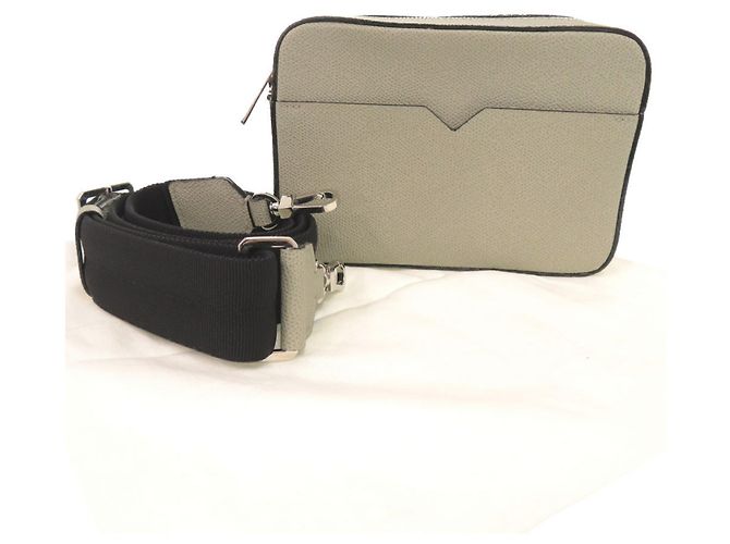 Borsa a tracolla mini in pelle Valextra V-Line Reporter Verde - vista 2