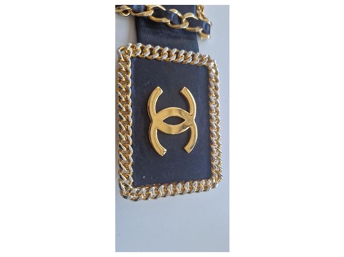 Cinturón Chanel de cuero negro y cadena dorada Dorado - vista 3