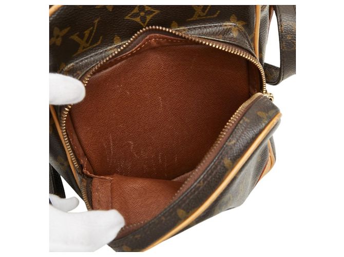 Bolso bandolera Louis Vuitton Monogram Amazon Castaño - vista 11
