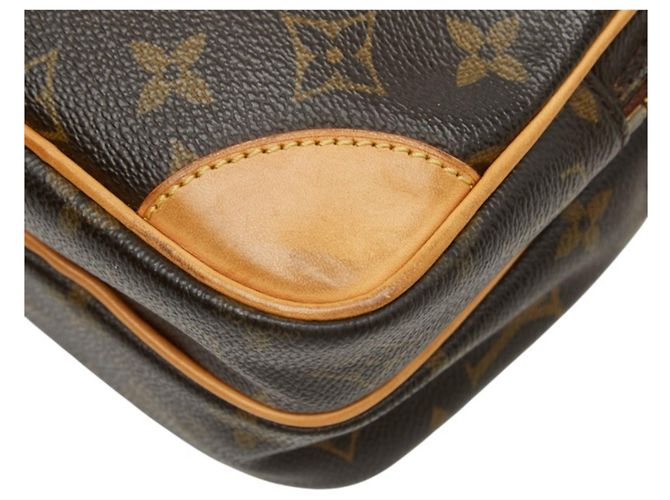 Bolso bandolera Louis Vuitton Monogram Amazon Castaño - vista 4