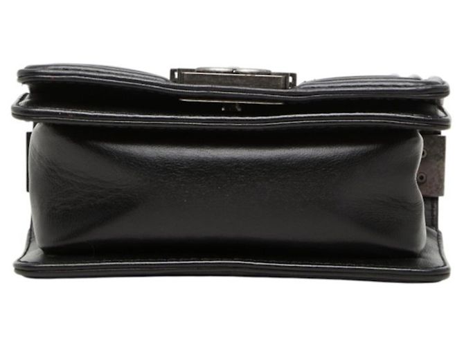 Borsa a tracolla Chanel Boy in pelle nera Nero - vista 3