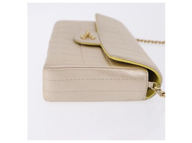 Borsa a tracolla CHANEL Choco Bar Line Chain in pelle d'agnello Gold CC Auth ka6208V D'oro - vista 3