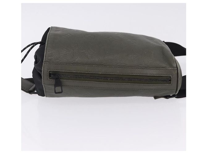 LOUIS VUITTON Monogram Shadow Chalk Sling Bag Khaki M44634 LV Auth BA15500V Monogramm - Ansicht 4