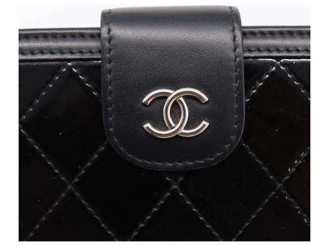 Cartera larga CHANEL Matelasse de piel charol negra plata CC Auth 204635 Negro - vista 18