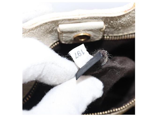 Borsa Miu Miu Matelassé in pelle verniciata 2way White Gold Auth 204394 Bianco D'oro - vista 12