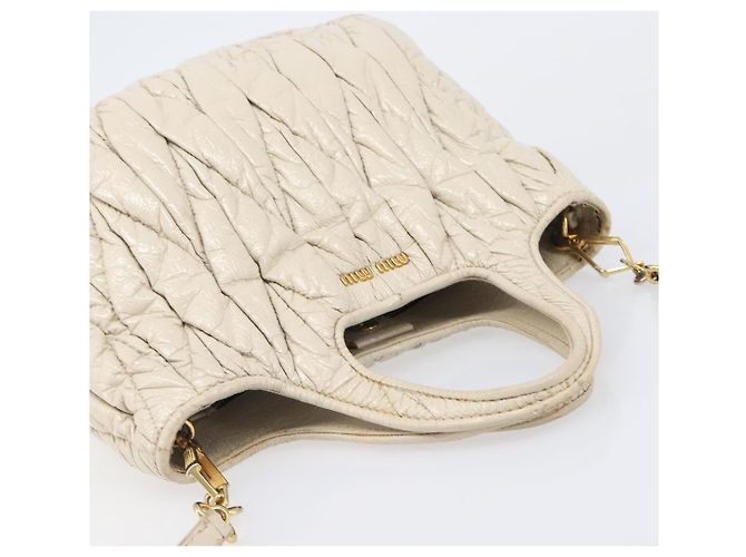 Borsa Miu Miu Matelassé in pelle verniciata 2way White Gold Auth 204394 Bianco D'oro - vista 14