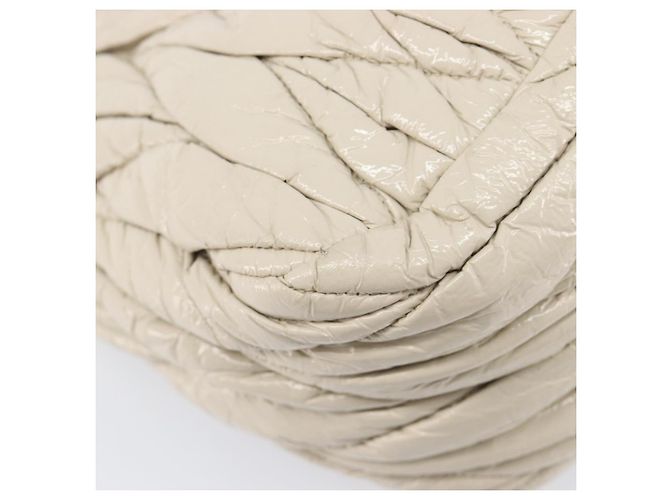 Borsa Miu Miu Matelassé in pelle verniciata 2way White Gold Auth 204394 Bianco D'oro - vista 22
