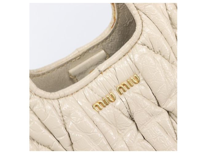 Borsa Miu Miu Matelassé in pelle verniciata 2way White Gold Auth 204394 Bianco D'oro - vista 25