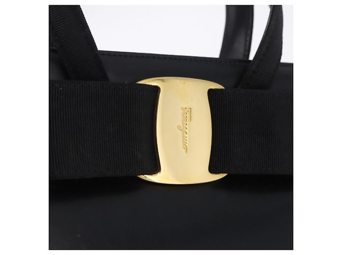 Borsa Salvatore Ferragamo Vala in pelle nera e oro autentica 205098 Nero D'oro - vista 19