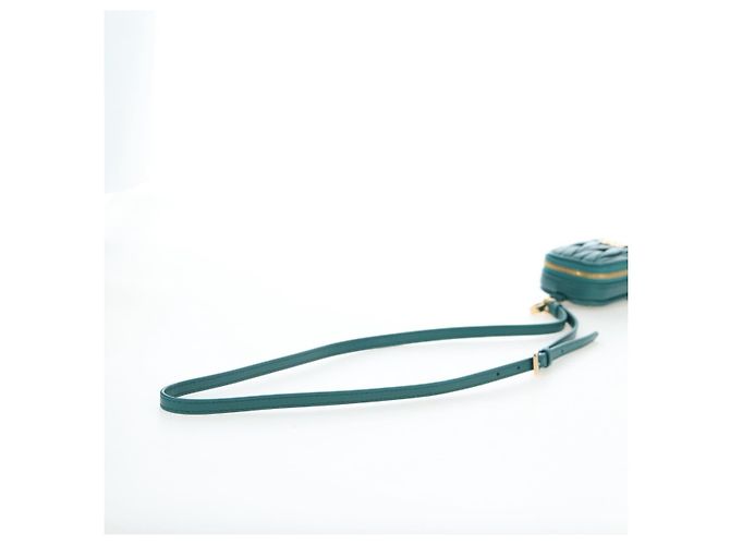 Miu Miu Matelasse Neck Pouch Leather Green Gold Auth 197292M D'oro Verde - vista 7