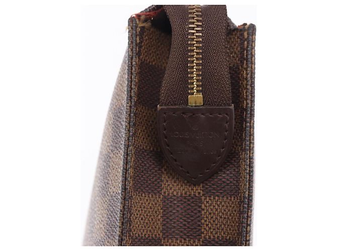 LOUIS VUITTON Damier Ebene Poche Toilette 26 Pouch N47543 LV Auth 202941 - vista 17