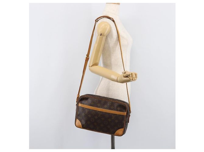 LOUIS VUITTON Monogram Trocadero 30 Shoulder Bag M51272 LV Auth 204050 Monogramma - vista 26