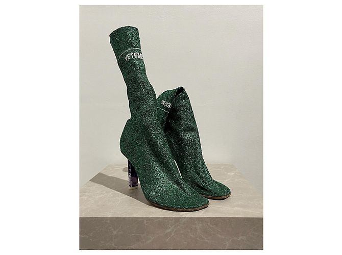 Vêtements Botas VETEMENTS verdes T.38 - vista 3