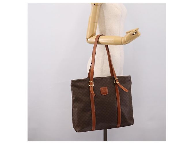 Céline CELINE Macadam Canvas Tote Bag PVC Leder Braun Gold Auth 203674A Golden - Ansicht 24