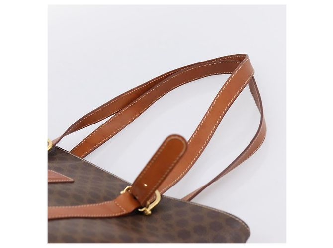 Céline CELINE Macadam Canvas Tote Bag PVC Leder Braun Gold Auth 203674A Golden - Ansicht 8