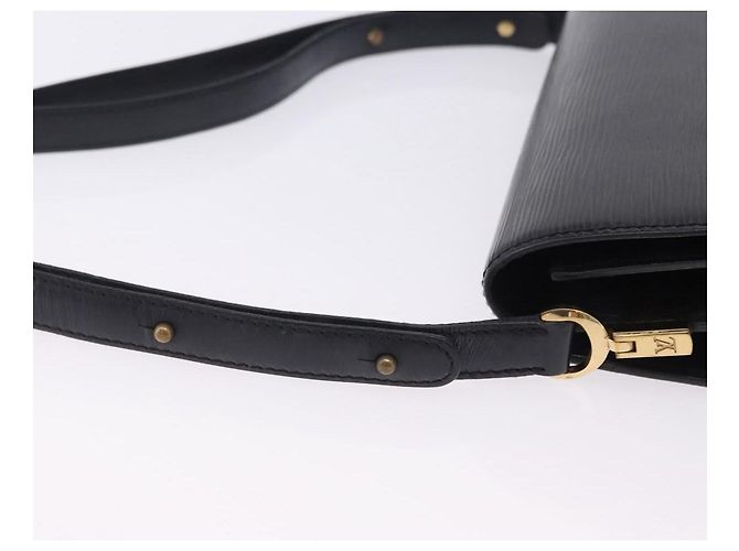 LOUIS VUITTON Epi Free Run Shoulder Bag Black M52402 LV Auth 204301 Preto - vista 9
