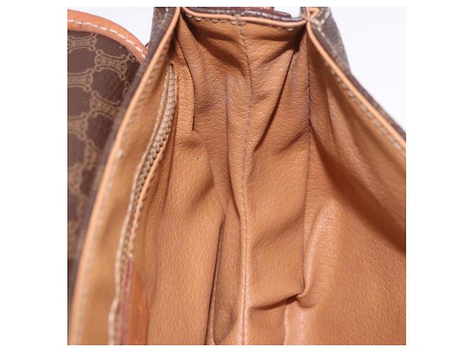 Céline CELINE Macadam Canvas Schultertasche PVC Leather Brown Gold Auth 204266 Braun Golden - vue 28