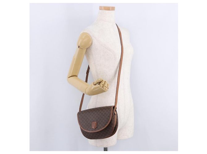 Céline CELINE Macadam Canvas Schultertasche PVC Leather Brown Gold Auth 204266 Braun Golden - vue 32