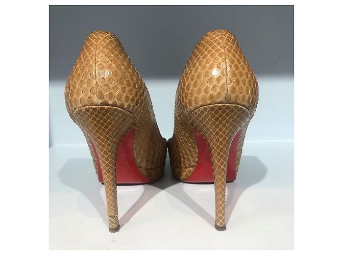 Décolleté Christian Louboutin T.35,5 Cammello - vista 3