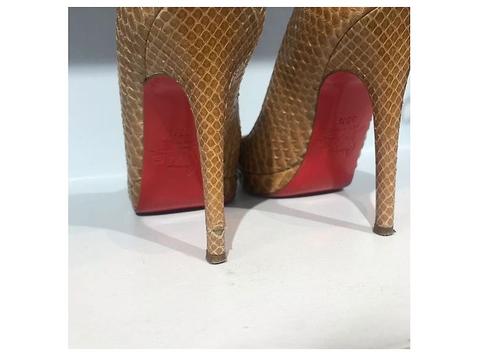 Décolleté Christian Louboutin T.35,5 Cammello - vista 4