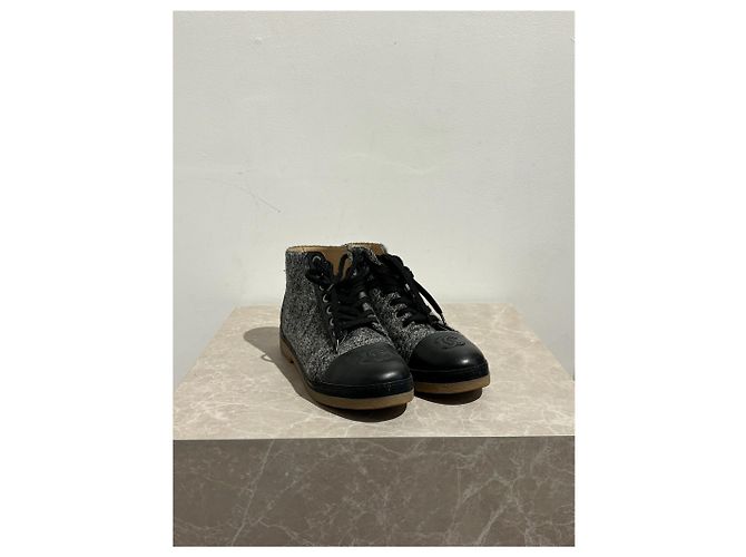Stivaletti Chanel grigi T.36,5 Grigio - vista 2